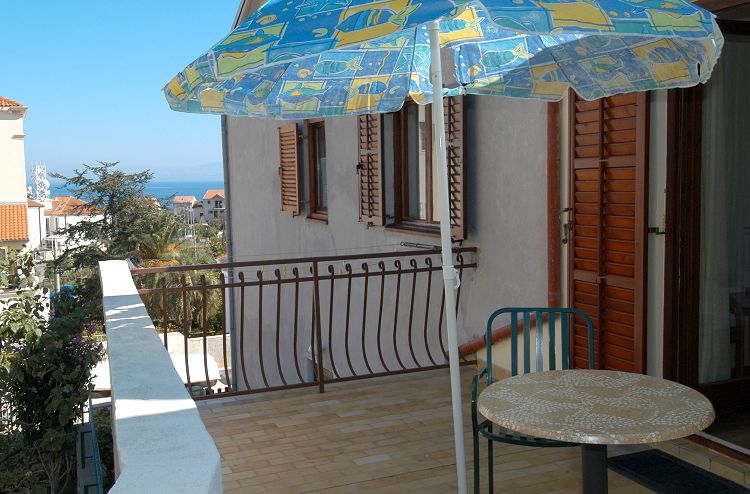 DZ*** (14 mq), K�hlschrank, DU/WC, Terasse West, Meerblick, - 1. Stock Pension Theimer Mali Losinj