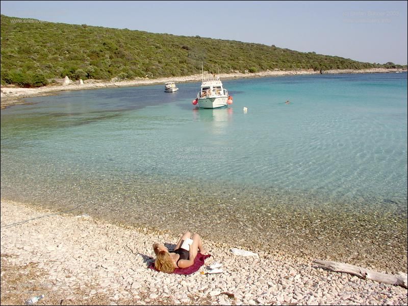 in einer Badebucht auf Losinj